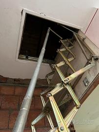 Botola con scala retrattile