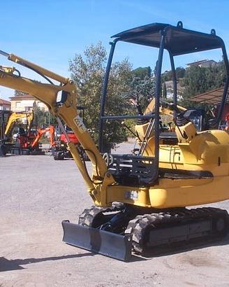 Miniescavatore usato KOMATSU