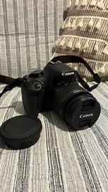 Canon 1200D con obbiettivi e borsa