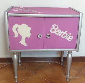 Comodini Barbie dipinti a mano