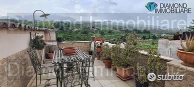 Rifinita casa semi-indipendente a Giarre centro