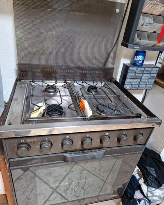 cucina e forno a metano