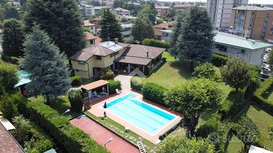 VILLA SINGOLA A MOZZO