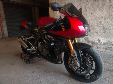 Triumph Speed Triple 1200 RR