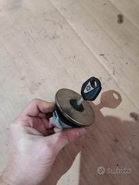 tappo serbatoio con chiave originale