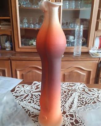 Vaso in vetro arancione-marrone