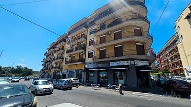 Luminoso app con garage V. Ammiraglio Caracciolo