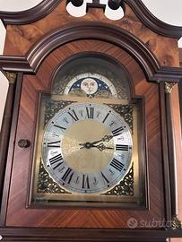 orologio a pendolo in noce