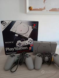 PlayStation Classic Mini con 2 Controller Original