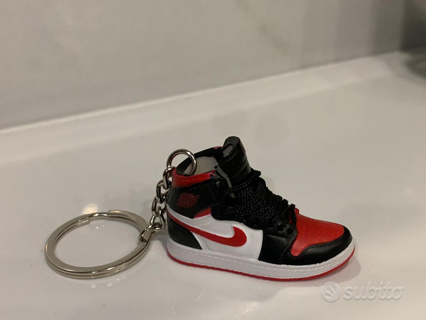 Mini Sneakers “3D”Portachiavi Jordan 1 + Bustina - Abbigliamento e Accessori  In vendita a Napoli