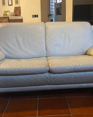 2 Divani in pelle bianco ghiaccio