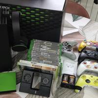 Xbox Series X 1Tb + 4Tb giochi pad cuffie e acc