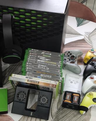Xbox Series X 1Tb + 4Tb giochi pad cuffie e acc