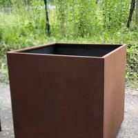 Vaso in corten per albero di natale