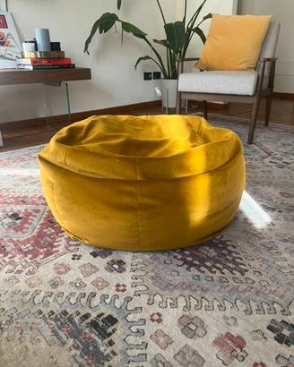 Pouf giallo in velluto westwing