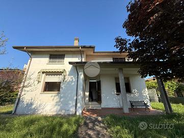 VILLA SINGOLA A SAN GIORGIO BIGARELLO