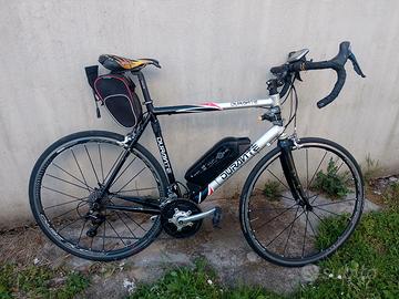 Bici da corsa elettrica