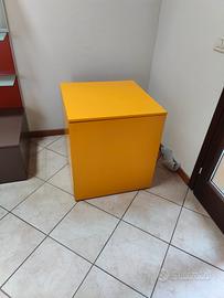 mobile tv con mensola in vetro e passacavi