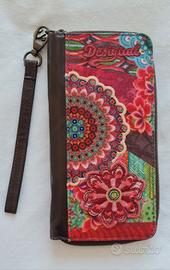 Portafoglio in tessuto e ecopelle Desigual