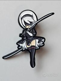 Spilla 2B NieR: Automata - Anime Pin Esclusiva