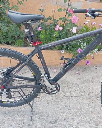  Mountain bike Cube 