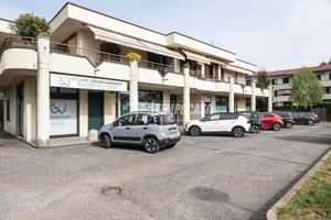 AMPIO 3 LOCALI CON TERRAZZO, DOPPI SERVIZI E BOX D