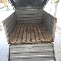 Carrello appendice utilizzato per raccolta olive u