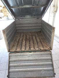 Carrello appendice utilizzato per raccolta olive u