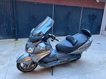 Suzuki burgman 650 full optional