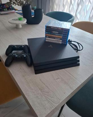 PS4 Pro 1TB + 2 Controller + Giochi