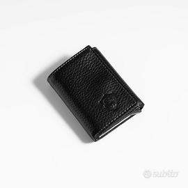 Portafoglio con tag NFC e RFID