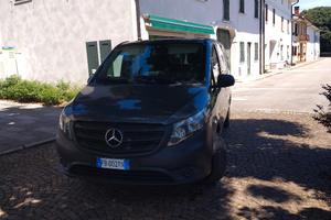 Mercedes Vito Autocarro 5 posti 