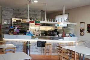 Locale 130 mq ora bar tabacchi pizzeria asporto