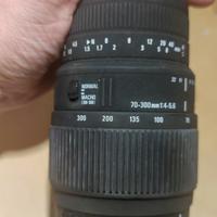 Sigma 70-300mm F4:5.6 (Attacco Nikon DX)