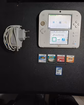 Nintendo 2DS, Caricatore, 5giochi, 4gb SD,no penna