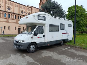 Camper Roller Team Pegaso Garage mansardato, motor