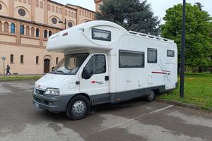 Camper Roller Team Pegaso Garage mansardato, motor