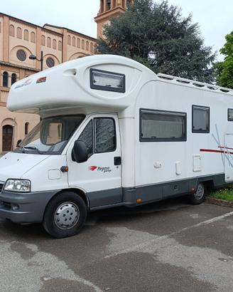 Camper Roller Team Pegaso Garage mansardato, motor