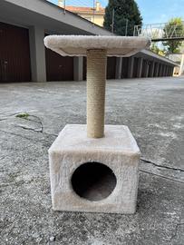 Tiragraffi per gatti con cuccetta