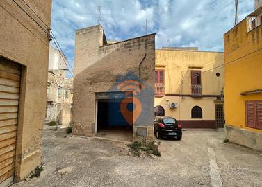 Castelvetrano Magazzino In Zona Centrale
