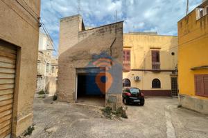 Castelvetrano Magazzino In Zona Centrale