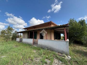 CASA INDIPENDENTE A CASTELNUOVO DI PORTO
