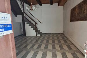 Palazzetto cielo-terra ingresso indipendente