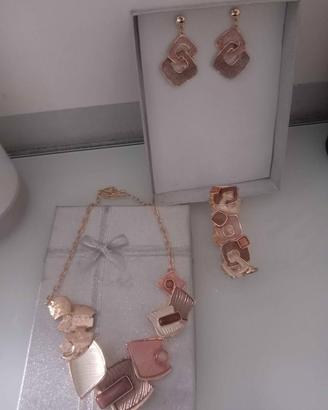 collana bracciale orecchini 