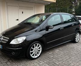 Mercedes Classe B GPL GANCIO A TRAINO NEOPATENTATI