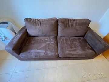 Divano marrone