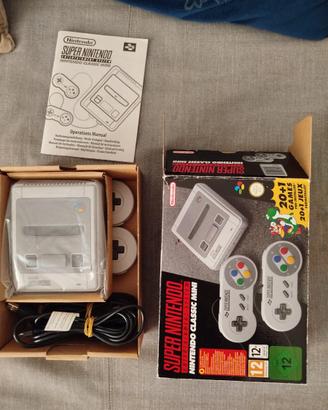 Nintendo SNES Classic Mini completa + 2 controller