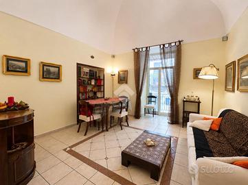 2 LOCALI A NAPOLI