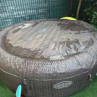 Piscina spa LAY Z SPA