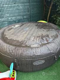 Piscina spa LAY Z SPA